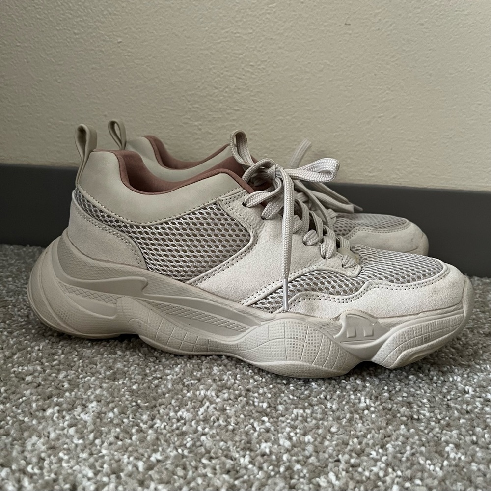 Missguided cream colored sneakers. Size 39. Fits like a US women’s 7.5.